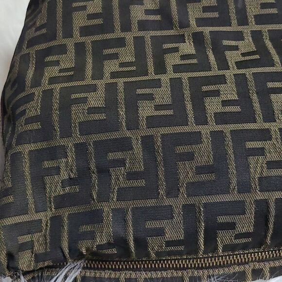 💯 Authentic Fendi Handbag 🍀 - Picture 8 of 15